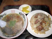 「角煮チャーハン＋半ラーメン　700円」@北京福屋の写真