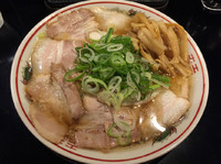 「背脂煮干し中華そば」@肉煮干し中華そば さいころの写真