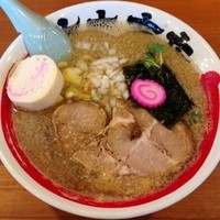 「背脂煮干そば 並盛」@竹本商店 札幌煮干センターの写真