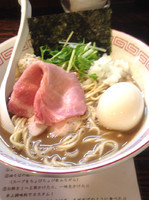 「イカ煮干しそば¥800＋味玉¥100＋替え玉¥100」@らぁめん小池の写真