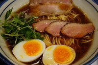 「にほんいち醤油そば ＋大盛り無料」@麺巧 潮の写真