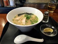 「濃厚 鶏白湯ラーメン」@やきとり家 すみれ 武蔵小杉店の写真