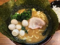 「ラーメン＋海苔＋うずら（￥680＋￥50＋￥100）」@町田商店 小田原店の写真