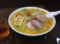 「野菜味噌ラーメン（大盛り）800円＋200円」@まるい食堂の写真