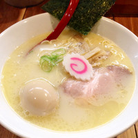 「塩らーめん+地鶏の味玉」@麺肆 秀膽の写真