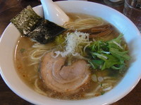 「塩らは(中盛)」@ラハメン ヤマンの写真