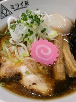「TOKYO醤油ラーメン780円＋味玉（ｸｰﾎﾟﾝ）」@noodle kitchen ミライゑの写真