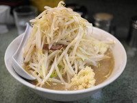 「小 ヤサイ＋ニンニク」@ラーメン二郎 新宿小滝橋通り店の写真