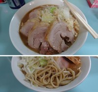 「ラーメン700円、豚増2枚150円、アブラ、にんにく、玉ねぎ」@らーめん☆王子の写真