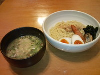「11月限定麺 島人参を使った牡蠣ポタ燻製つけ麺」@麺 あがり 宜野湾店の写真