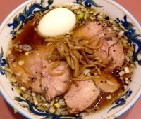 「チャーシュー麺1000円　半熟味玉100円」@名物屋の写真