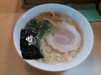 「塩らーめん ￥730＋大盛 ￥100」@らーめん こうすけの写真