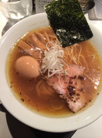 「醤油そば800円（味玉100円）」@SOBAHOUSE金色不如帰の写真