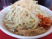 「ラーメン300g 脂＋辛タマ」@用心棒 本号の写真