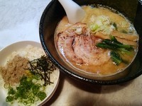 「白きちラーメン＋雑炊用ご飯 （141129）」@ラーメン きちの写真