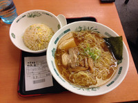 「中華そば大盛り＋半チャーハン＝630円」@日高屋 池袋西口店の写真