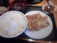 「餃子定食（10個）700円+トッピング唐揚げ120円」@マルナカの写真