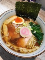 「【気まぐれ限定】タマシャモ中華そば（濃い口）￥800」@中華そば 四つ葉の写真