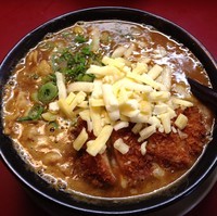 「【店舗限定】カツカレーらーめん＋チーズ（￥930）※」@藤一番 新栄店の写真
