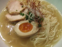 「鶏塩らーめん　６５０円」@麺や 海老庵の写真