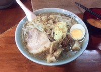 「ラーメン（麺少なめ・野菜少なめ・にんにく）」@ラーメン富士丸 西新井大師店の写真