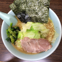 「ラーメン650円（濃いめ）＋キャベツ100円」@とんぱた亭 片倉町店の写真