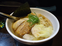 「『淡麗煮干麺+エビワンタン(￥750+200)』」@麺餐 一凜の写真