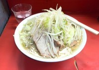 「小（野菜少なめ・にんにく）」@ラーメン二郎 三田本店の写真