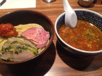 「【限定]蟹トマトつけ麺¥800+バジルチキン¥200」@ラーメン燈郎の写真