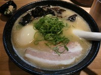 「中濃とんこつ　（大盛）」@らーめん 月の兎影の写真