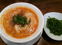 「担担麺￥８００＋九条ネギ￥１３０」@創作麺工房 鳴龍の写真