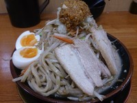 「ガチ盛りラーメン（醤油）【大盛無料】」@麺屋 次郎の写真