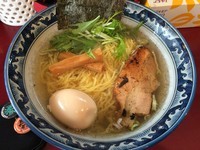 「濱塩らぁめん＋味たまご（￥680＋100）」@らぁめん こもん 桜ケ丘店の写真