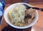 「小ラーメン（野菜少なめ・にんにく）」@ラーメン二郎 八王子野猿街道店2の写真