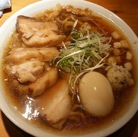 「中華そば（醤油）大盛り ８２０円＋叉焼増し２００円」@國分ラーメン食堂の写真