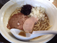 「煮干濃麺HV＋和え玉」@濃麺 海月の写真