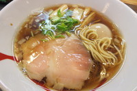 「醤油 中華そば＋味玉」@中華そば ともゑの写真