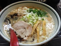 「豚骨　味噌（７５０円）」@麺処 優の写真