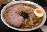 「中華そば(中)680円」@日の出屋の写真