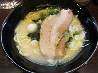 「塩ラーメン＋ほうれん草（７２０＋１００＝８２０円）」@横浜家系ラーメン 吟家 花見川店の写真