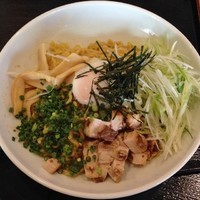 「油そば＋トッピングセット」@らーめん専家 羅妃焚 新道店の写真