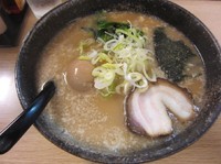 「正油らーめん+味玉(630+100=730円)」@麺屋 たかみの写真