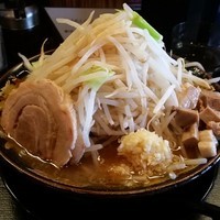 「野菜らーめん正油味（大盛り無料、野菜中盛り）８２０円」@ラーメン まるやの写真