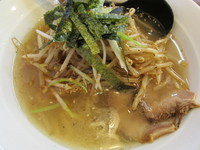 「しおモヤシラーメン　「810円」」@ラーメン屋 桑原亭 東川口店の写真