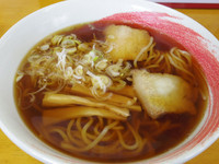 「しょうゆらーめん煮干だし　650円」@丸山らーめんの写真