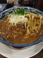 「牛スジ煮込みカレー麺850円+半ライス（ランチサービス）」@あら焼鶏白湯 カシムラの写真