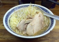 「小ラーメン（野菜少なめ・にんにく）」@ラーメン二郎 新小金井街道店の写真