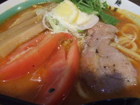 「【期間限定】完熟トマトらぁめん　１０００円」@自家製麺 麺屋 利八の写真