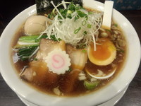 「極み中華(850円)+味玉(100円)+葱増し(50円)」@銀座 朧月 目黒処の写真