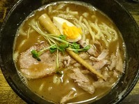 「【月・火曜日限定】焦がし醤油らーめん ￥750」@燈の車の写真